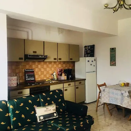 Apartment Central & Cozy In The Heart Of The City Shkoder