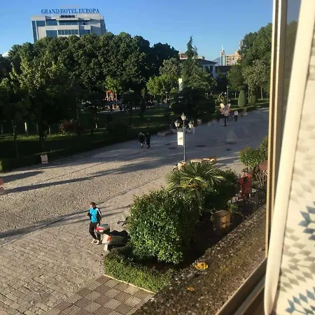 Апартаменты Central & Cozy In The Heart Of The City