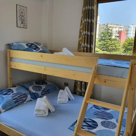Апартаменты Central & Cozy In The Heart Of The City